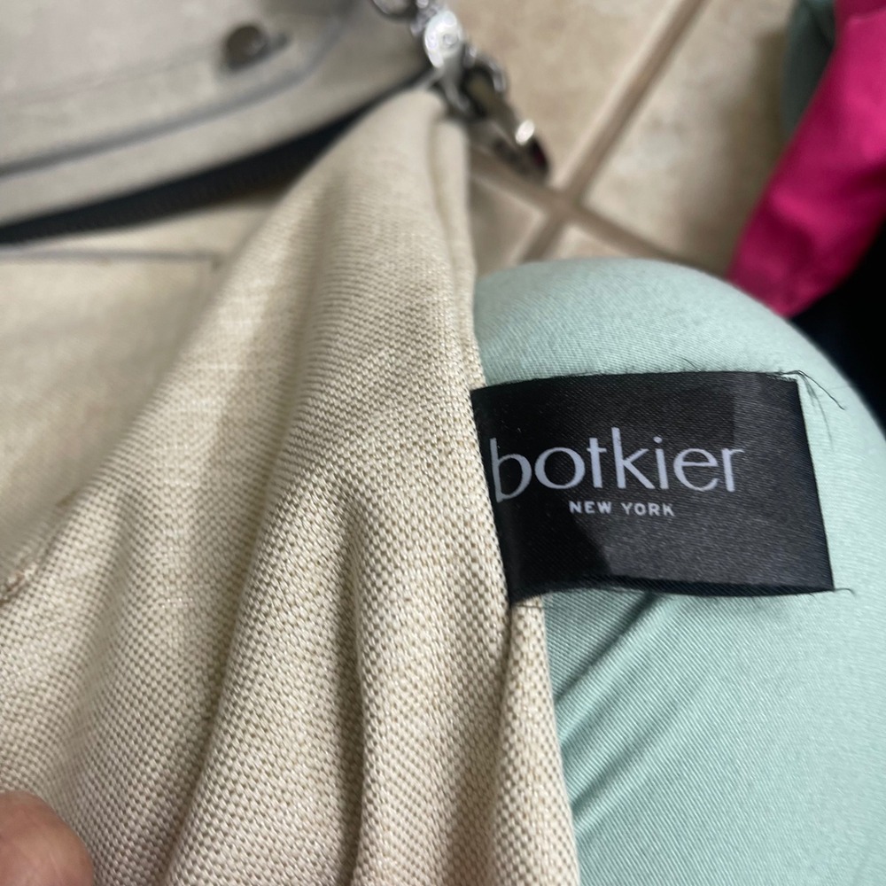 Botkier New York Light Gray Leather Crossbody Bag Studded Messenger Gunmetal EUC - Picture 6 of 14